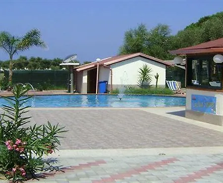 Napeto Village פיצו